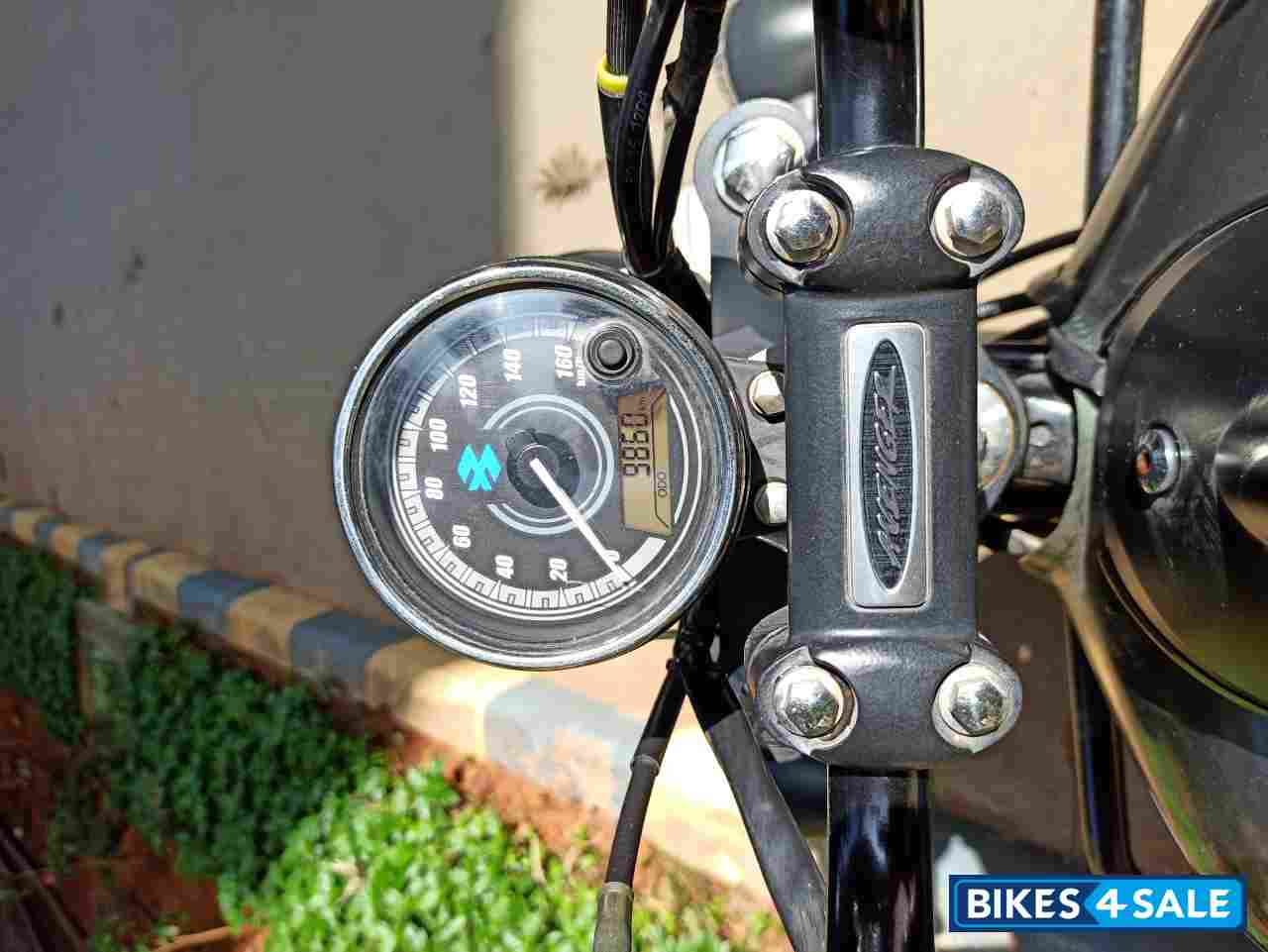 Green Bajaj Avenger Street 220