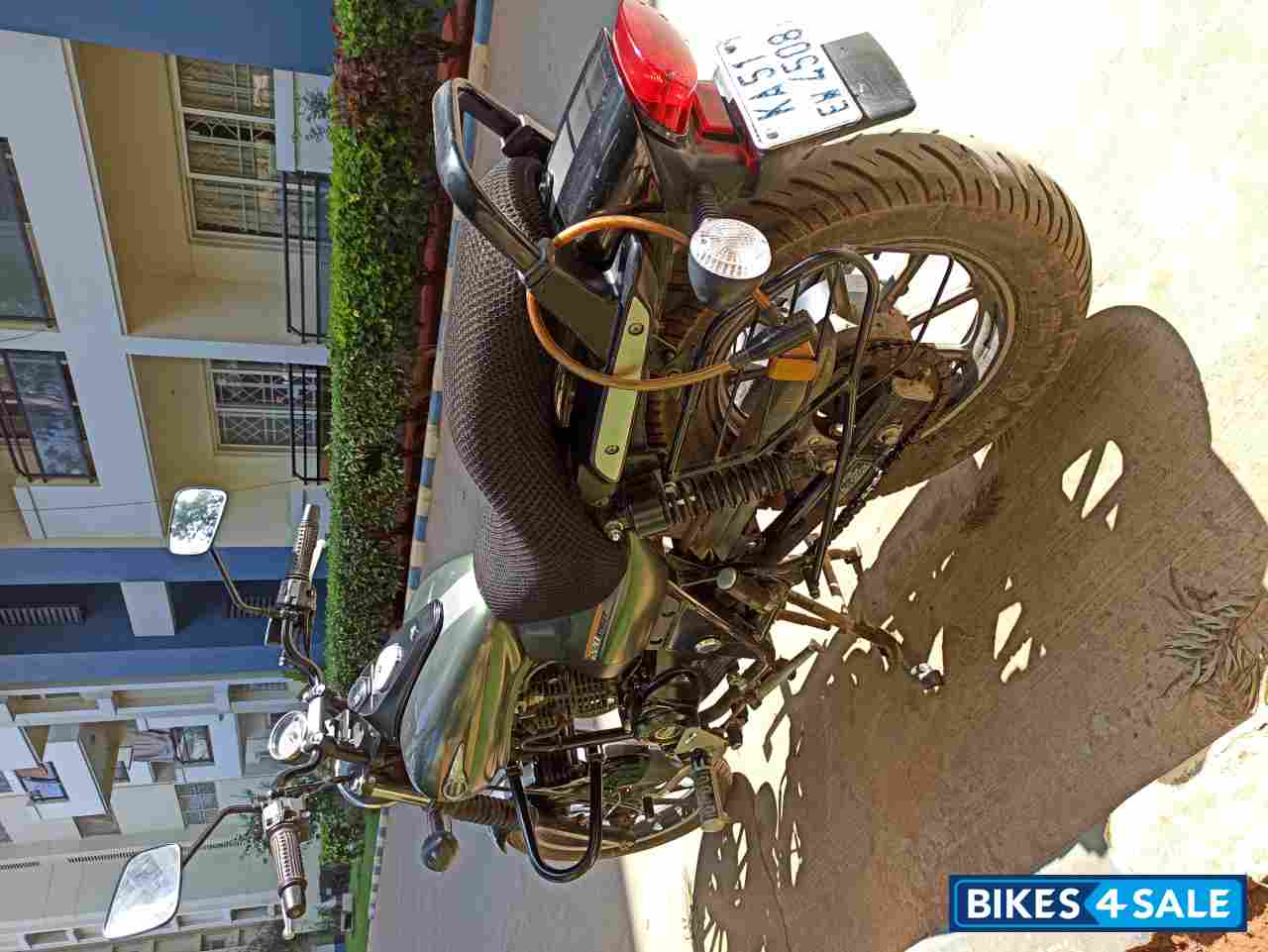 Green Bajaj Avenger Street 220