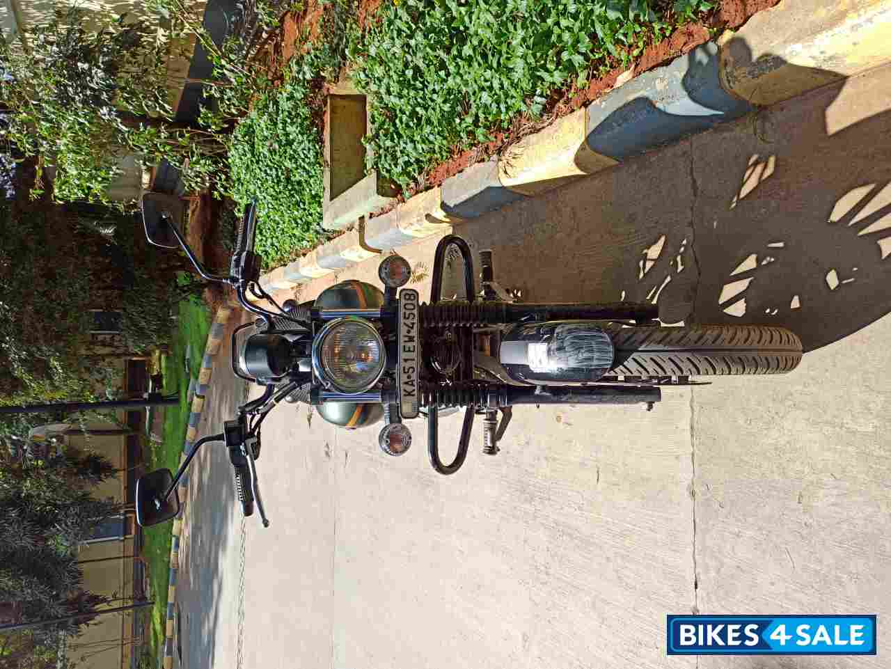 Green Bajaj Avenger Street 220