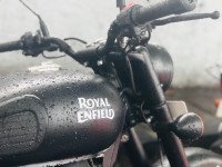 Stealth Black Royal Enfield Classic Stealth Black