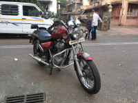 Red Royal Enfield Thunderbird TwinSpark 350