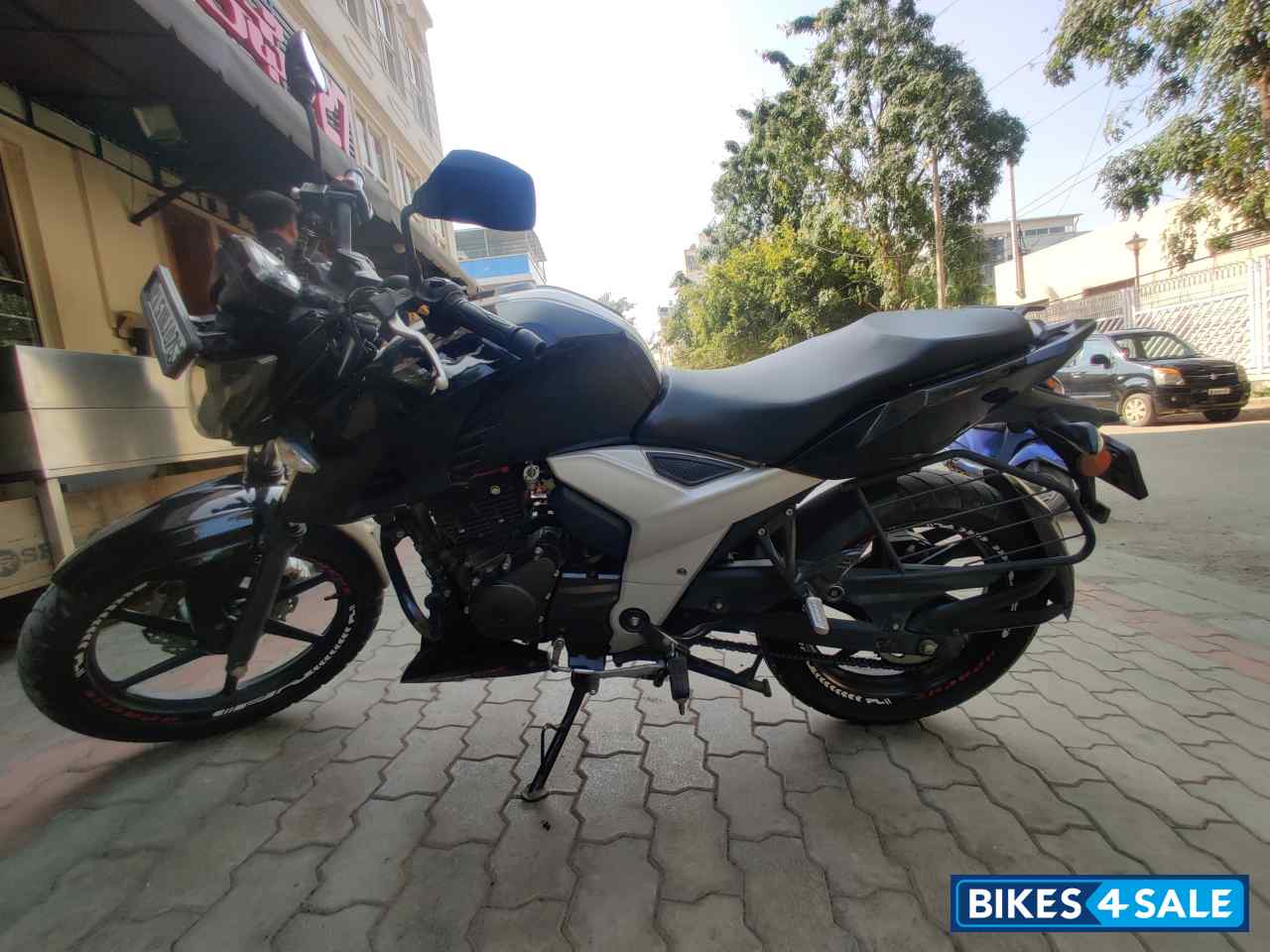 TVS Apache RTR 160 4V