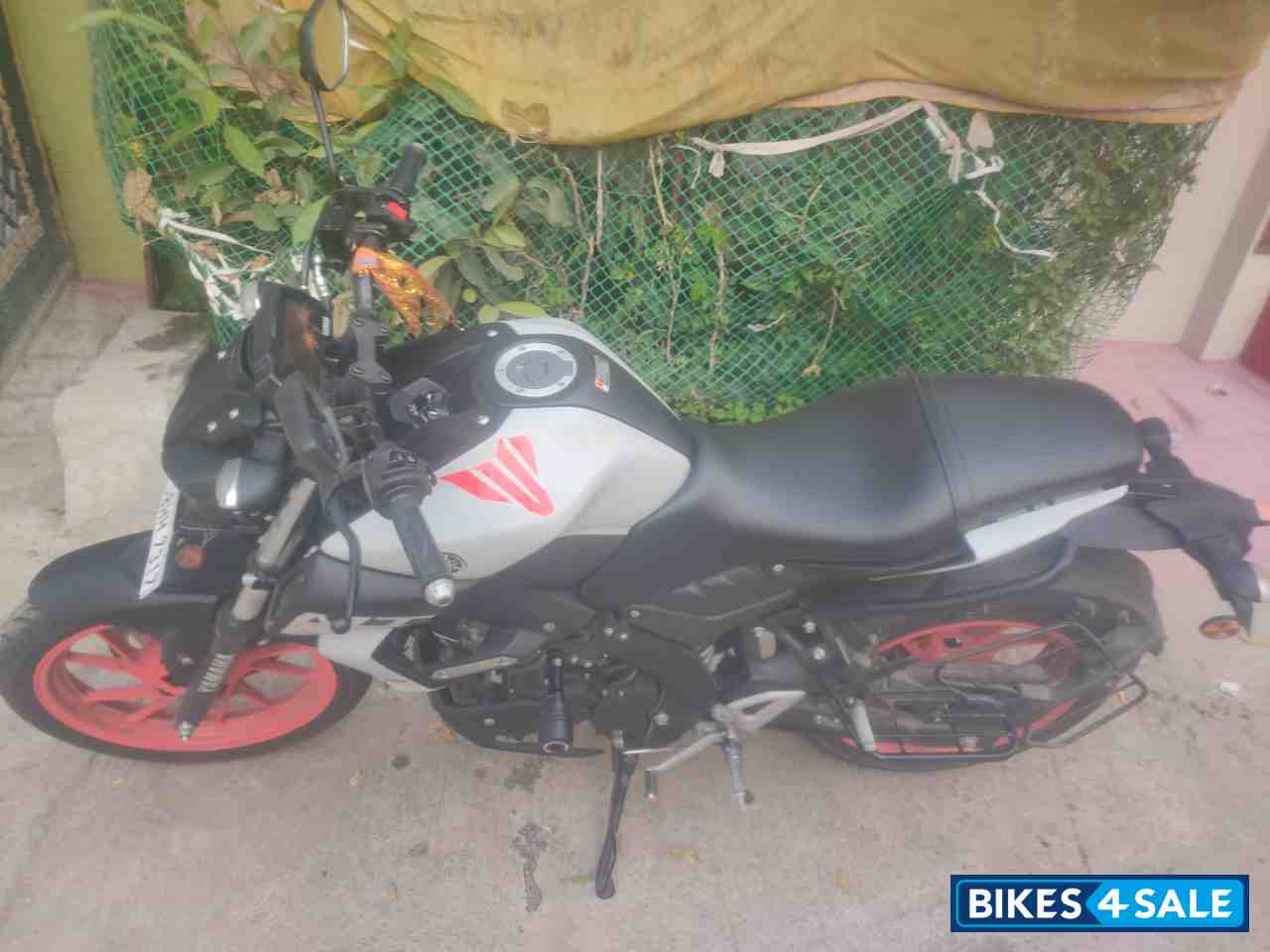 White Orange(iceflu Vermillion Yamaha MT-15 BS6