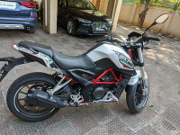 White Benelli TNT 25