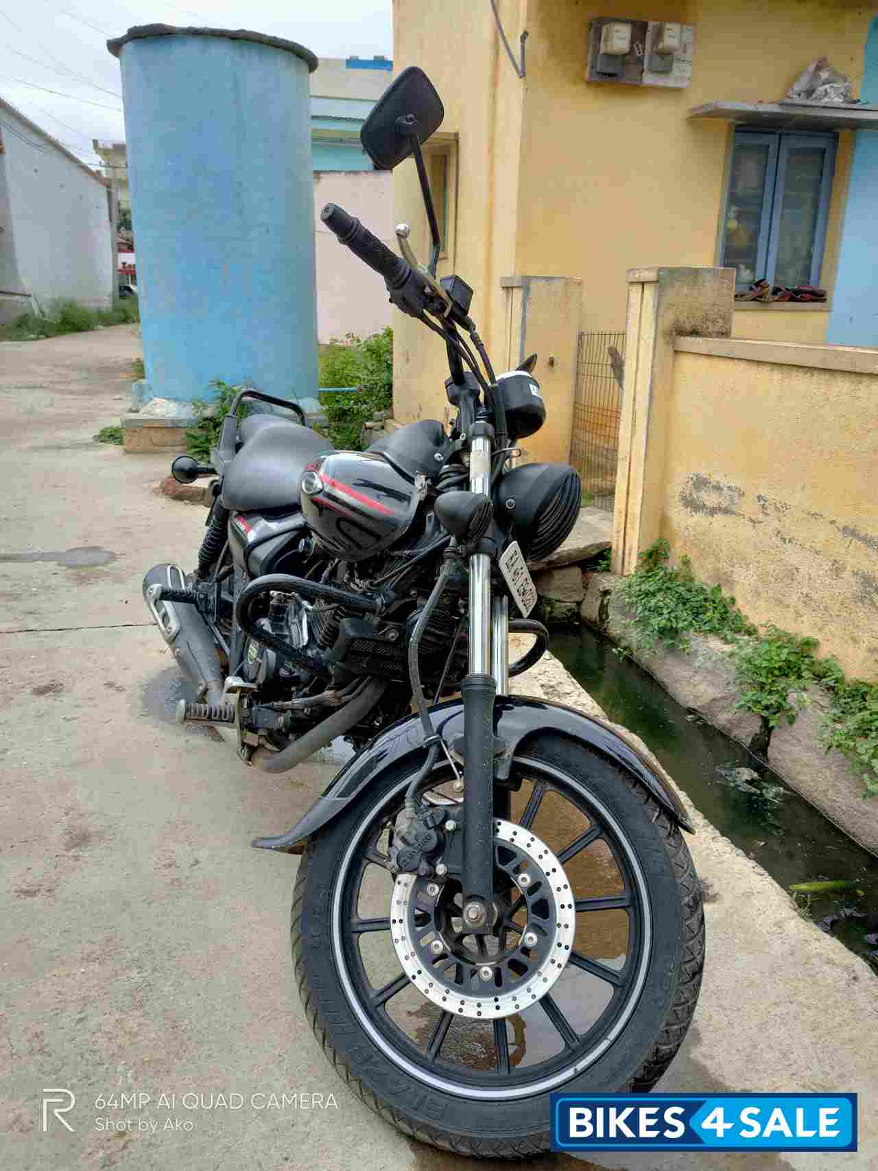 Black Bajaj Avenger Street 220