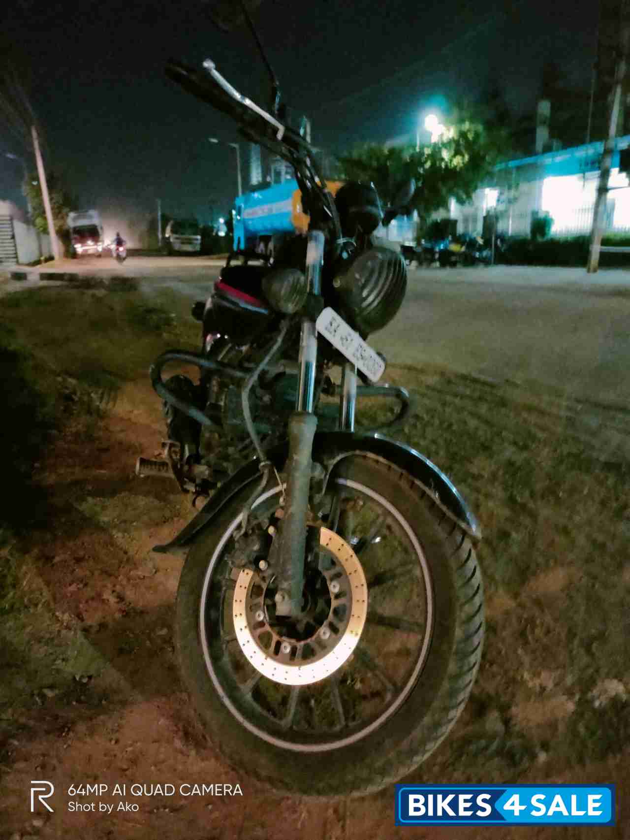 Black Bajaj Avenger Street 220 Black Bajaj Avenger Street 220