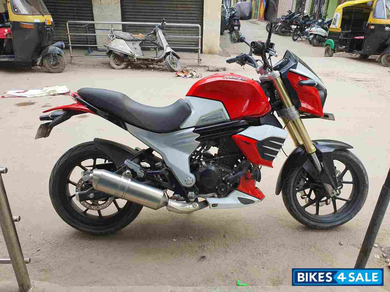 Used 2015 model Mahindra Mojo XT 300 