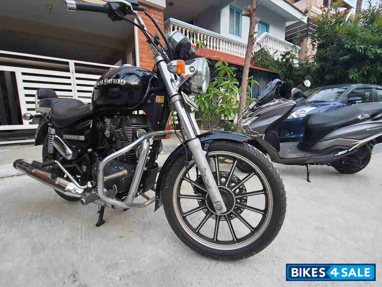 Lightning (black) Royal Enfield Thunderbird 350 Lightning (black) Royal Enfield Thunderbird 350