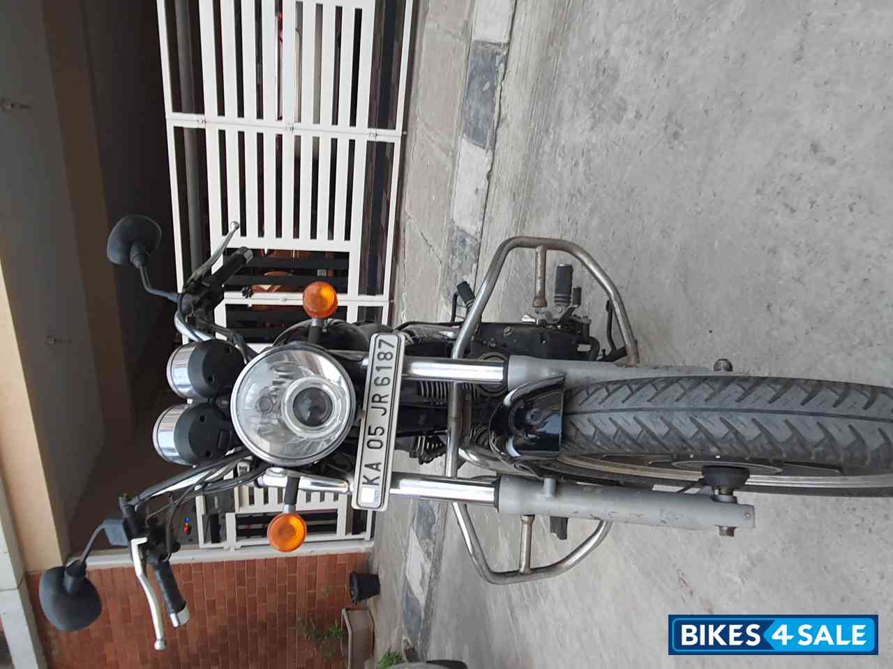 Lightning (black) Royal Enfield Thunderbird 350 Lightning (black) Royal Enfield Thunderbird 350