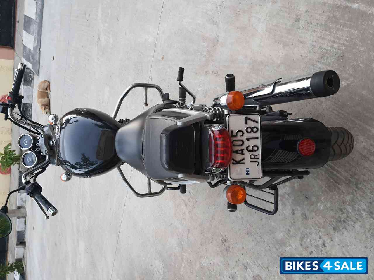 Lightning (black) Royal Enfield Thunderbird 350 Lightning (black) Royal Enfield Thunderbird 350