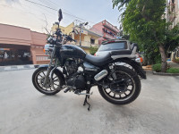 Lightning (black) Royal Enfield Thunderbird 350