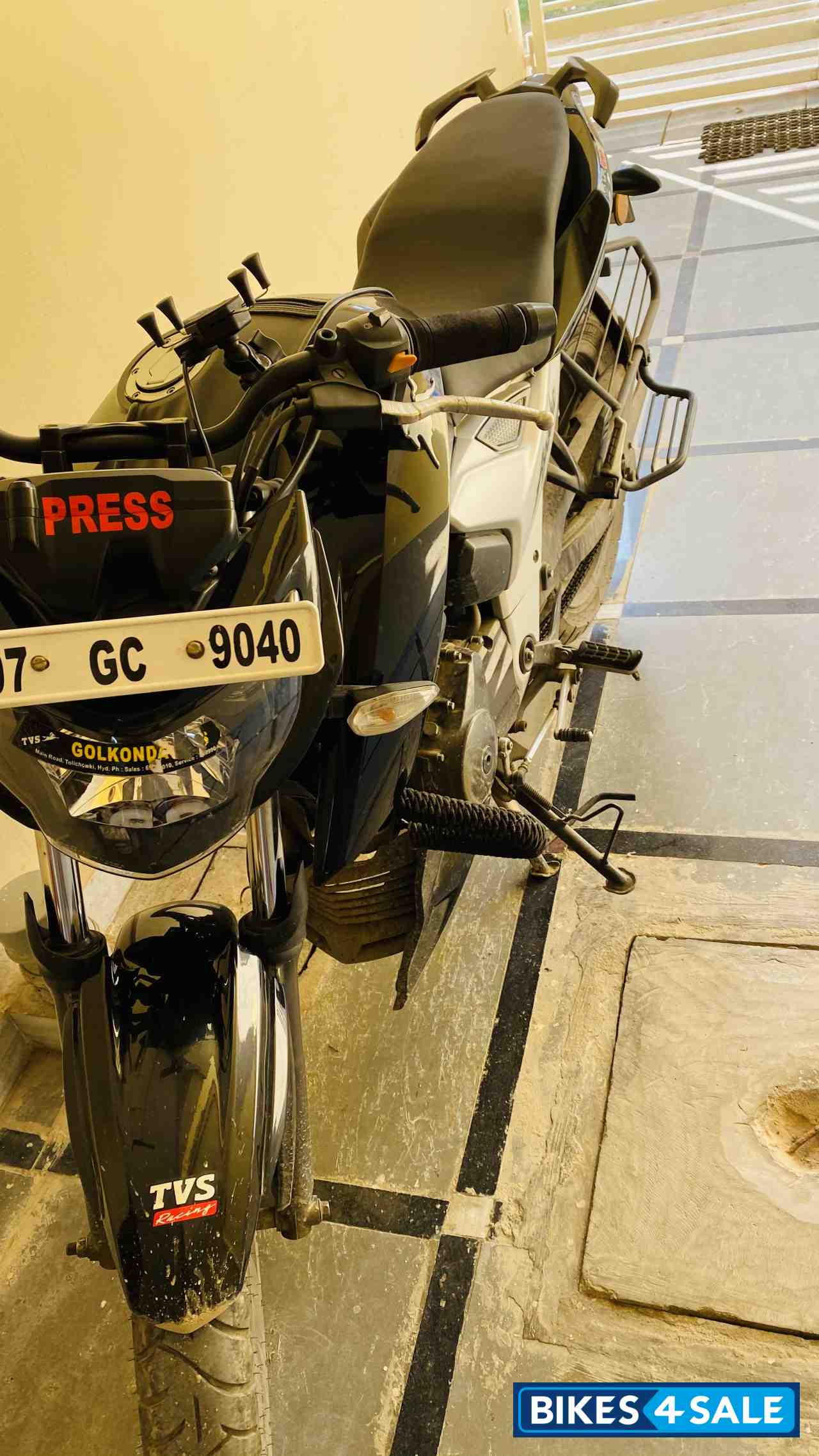 Black TVS Apache RTR 160 4V