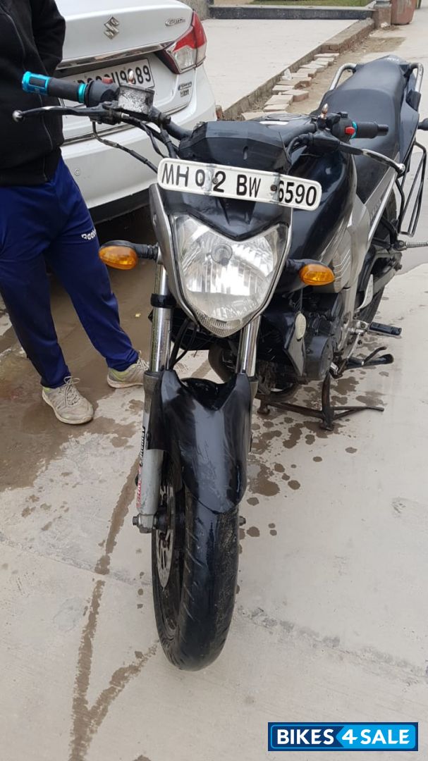 Black Yamaha FZ16