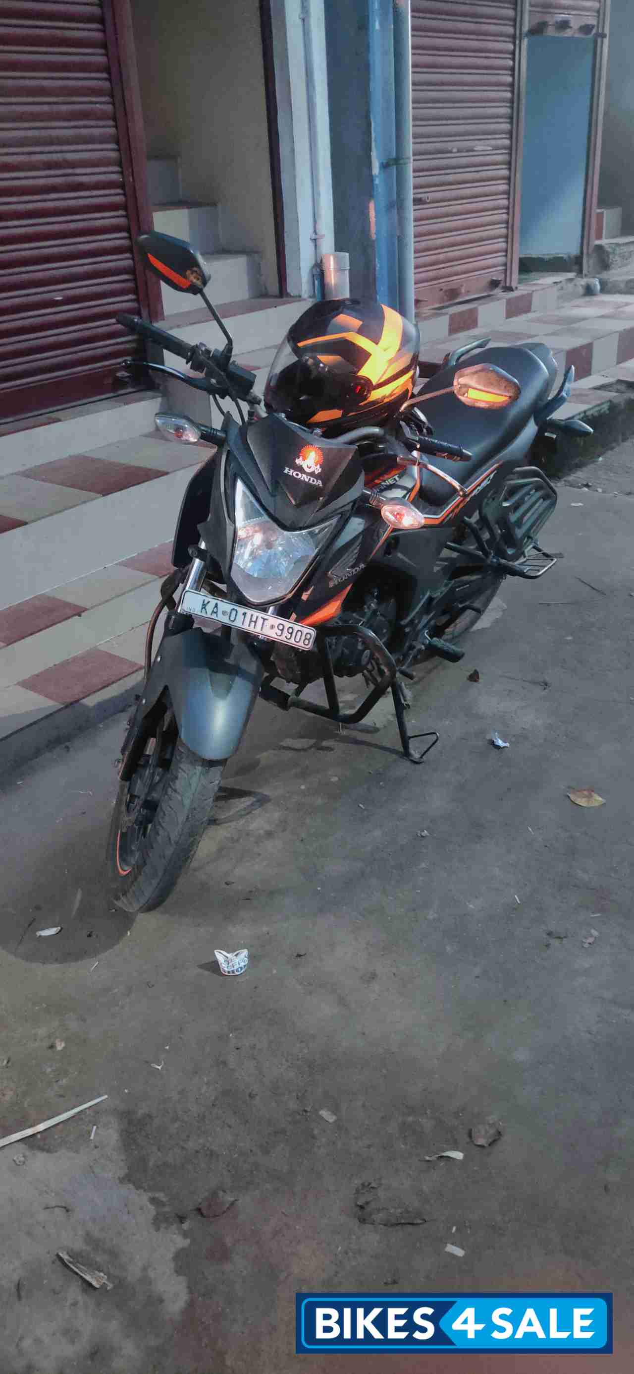 Honda CB Hornet 160R