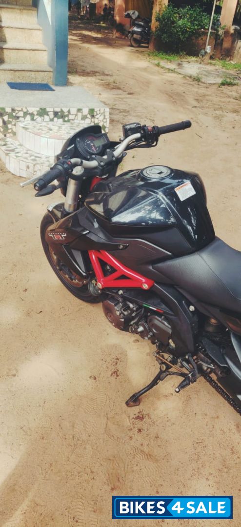 Black Benelli TNT 600 i