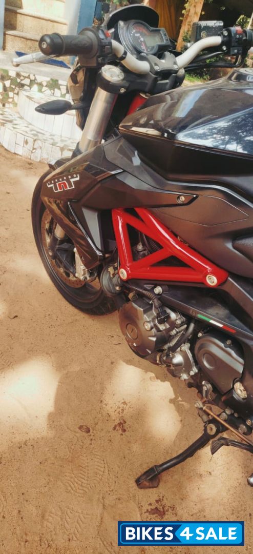 Black Benelli TNT 600 i