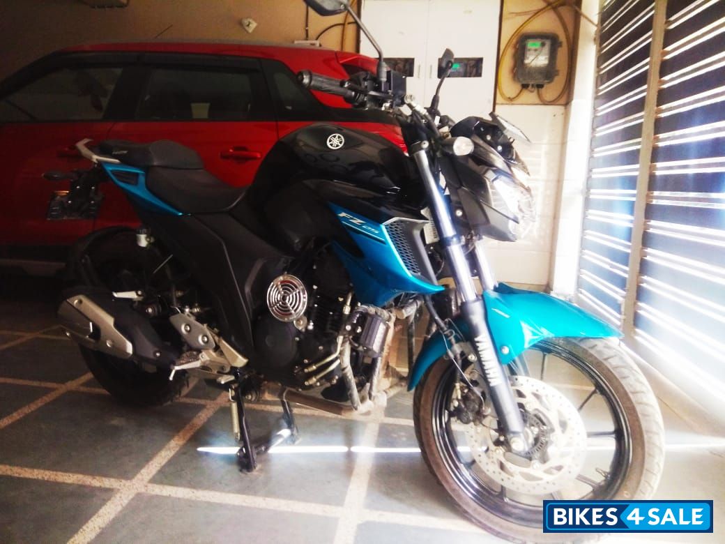 Yamaha FZ25
