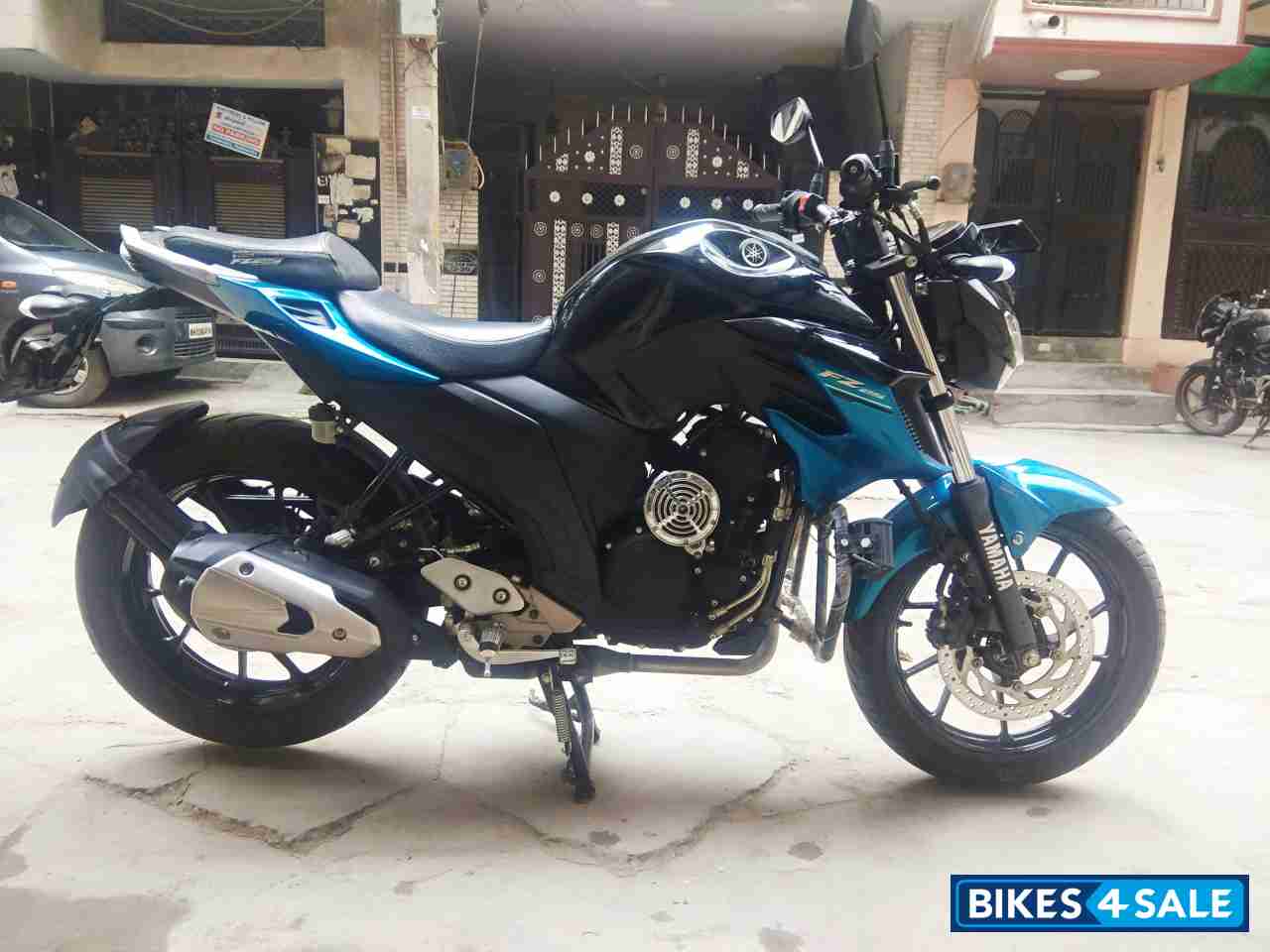 Yamaha FZ25