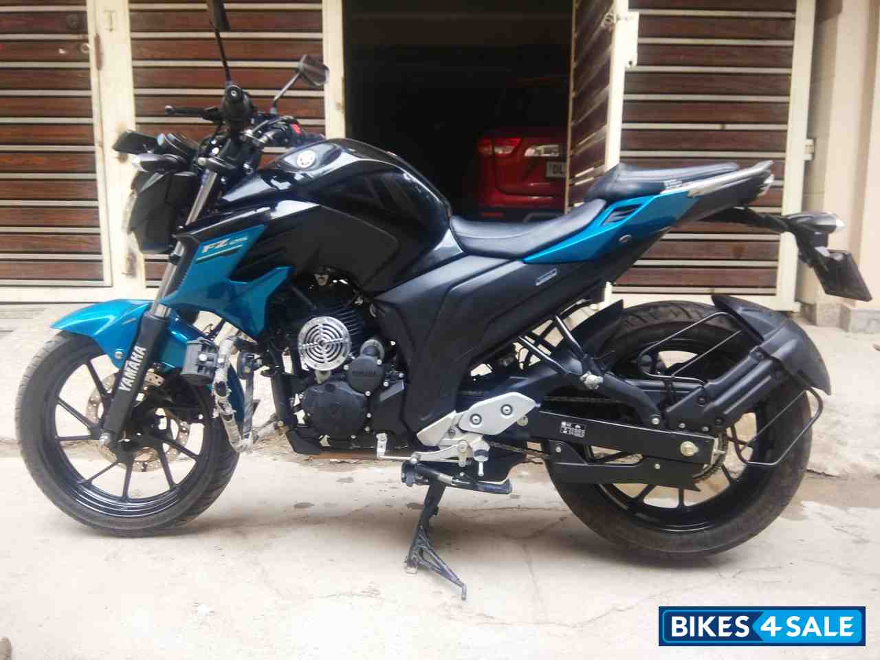 Yamaha FZ25