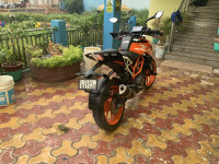 Black/orange KTM Duke 390 BS6
