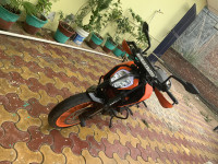 Black/orange KTM Duke 390 BS6
