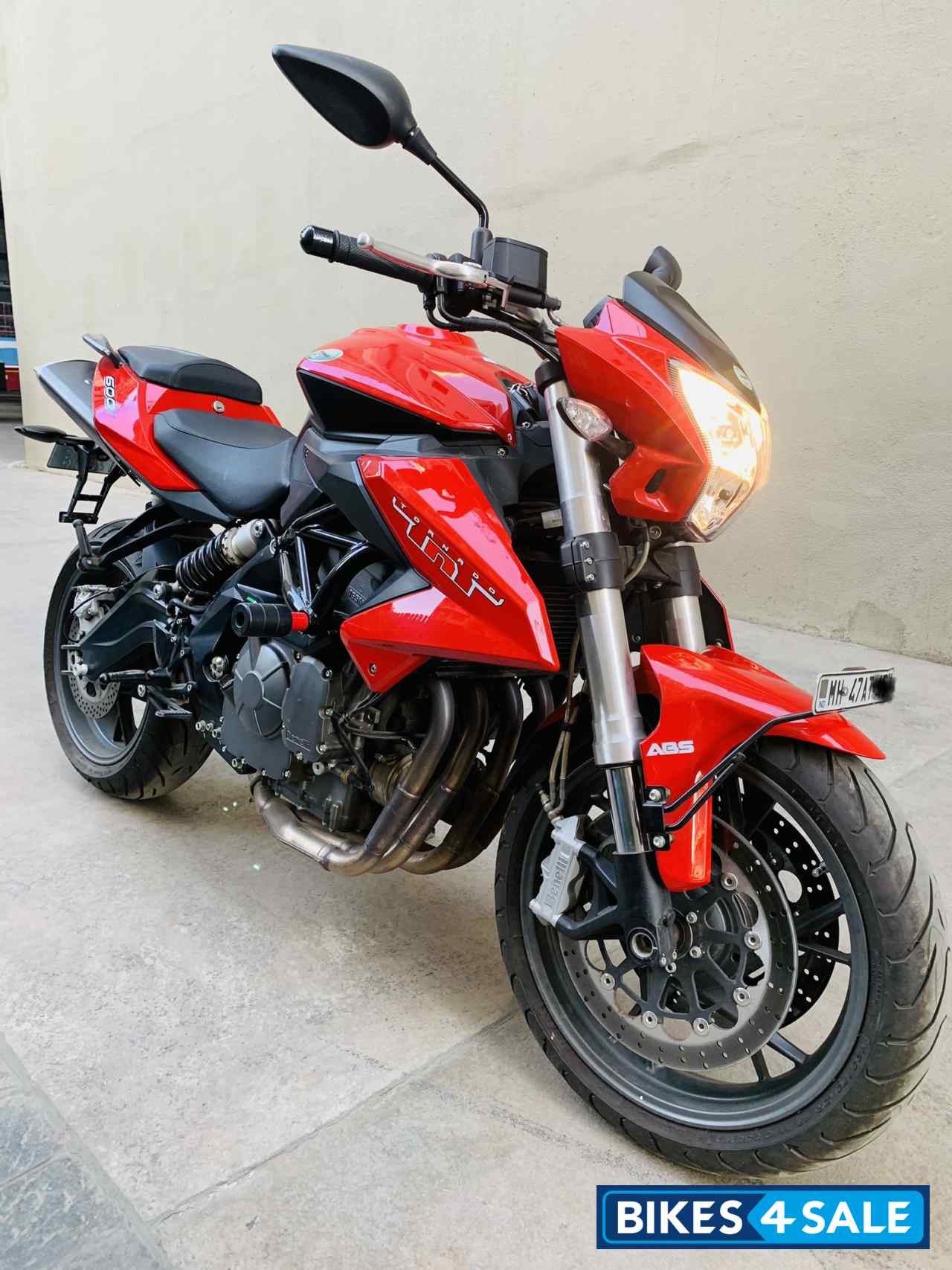 Red Benelli TNT 600 i