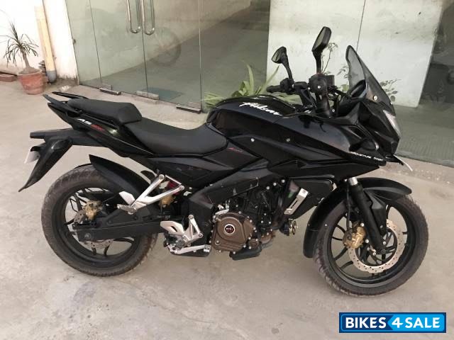 Black Bajaj Pulsar AS 200