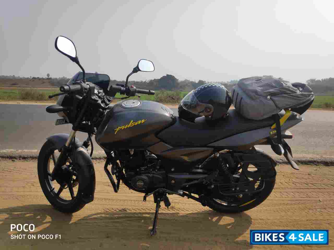 Matt Charcoal Black, Lime Gree Bajaj Pulsar 150 Neon