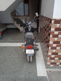 Bajaj Avenger 220 DTS-i