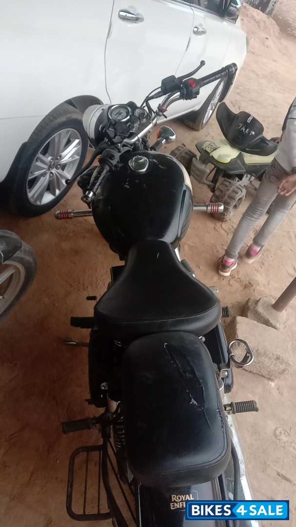 Black Royal Enfield Classic 350