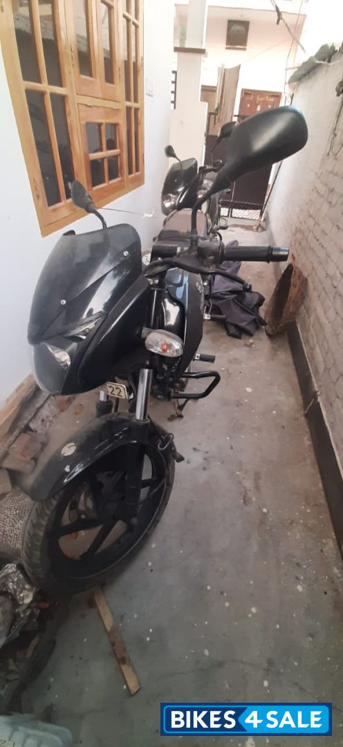 Black Bajaj Pulsar 180 DTSi
