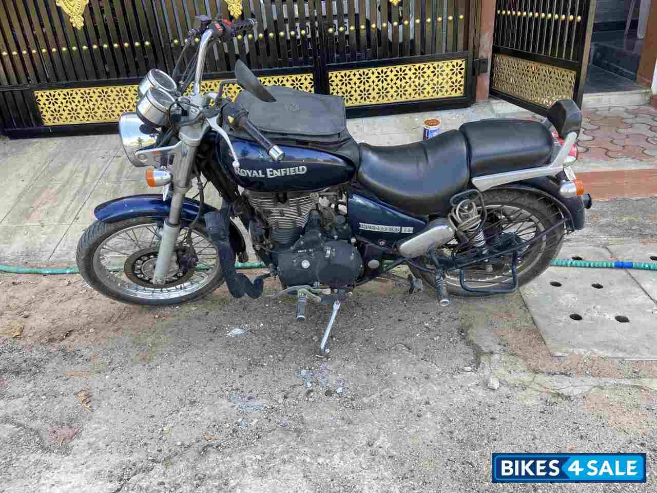 Blue Royal Enfield Thunderbird 350
