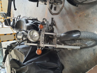 Black Bajaj Avenger 220 DTS-i