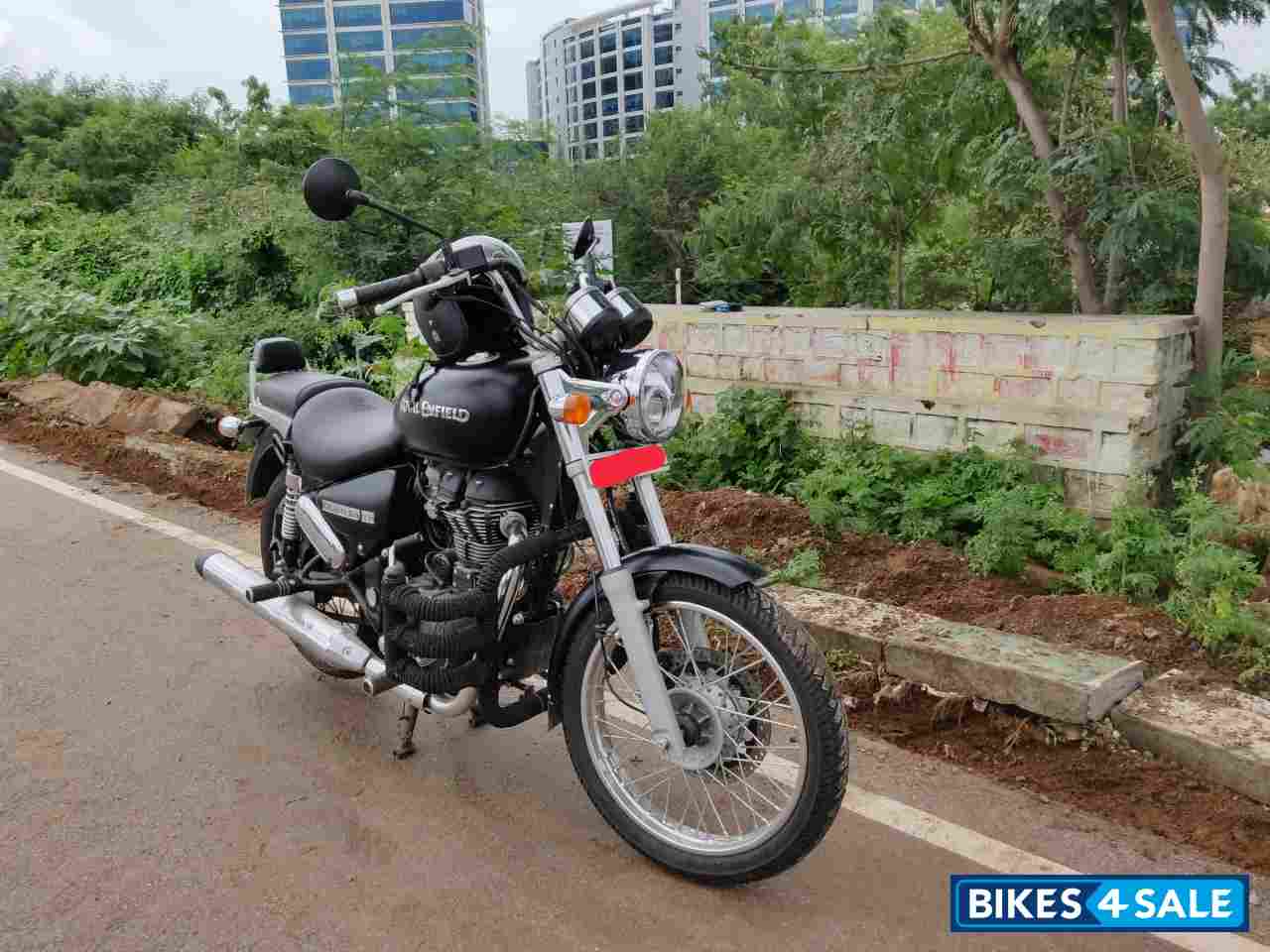 Matte Black Royal Enfield Thunderbird 350