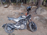 Black Husqvarna Svartpilen 250 2020