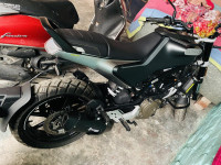 Black Husqvarna Svartpilen 250 2020