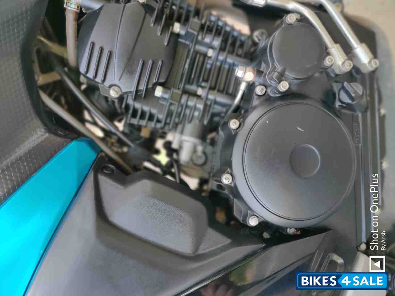 Cyan Yamaha FZS 25 Cyan Yamaha FZS 25