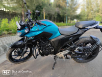 Cyan Yamaha FZS 25