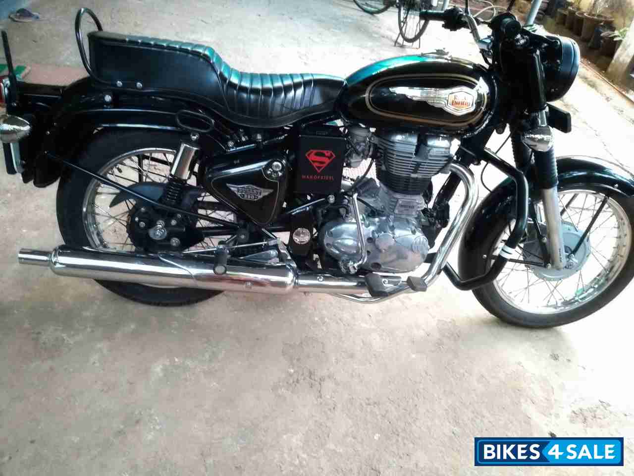 Black Royal Enfield Bullet Standard 350