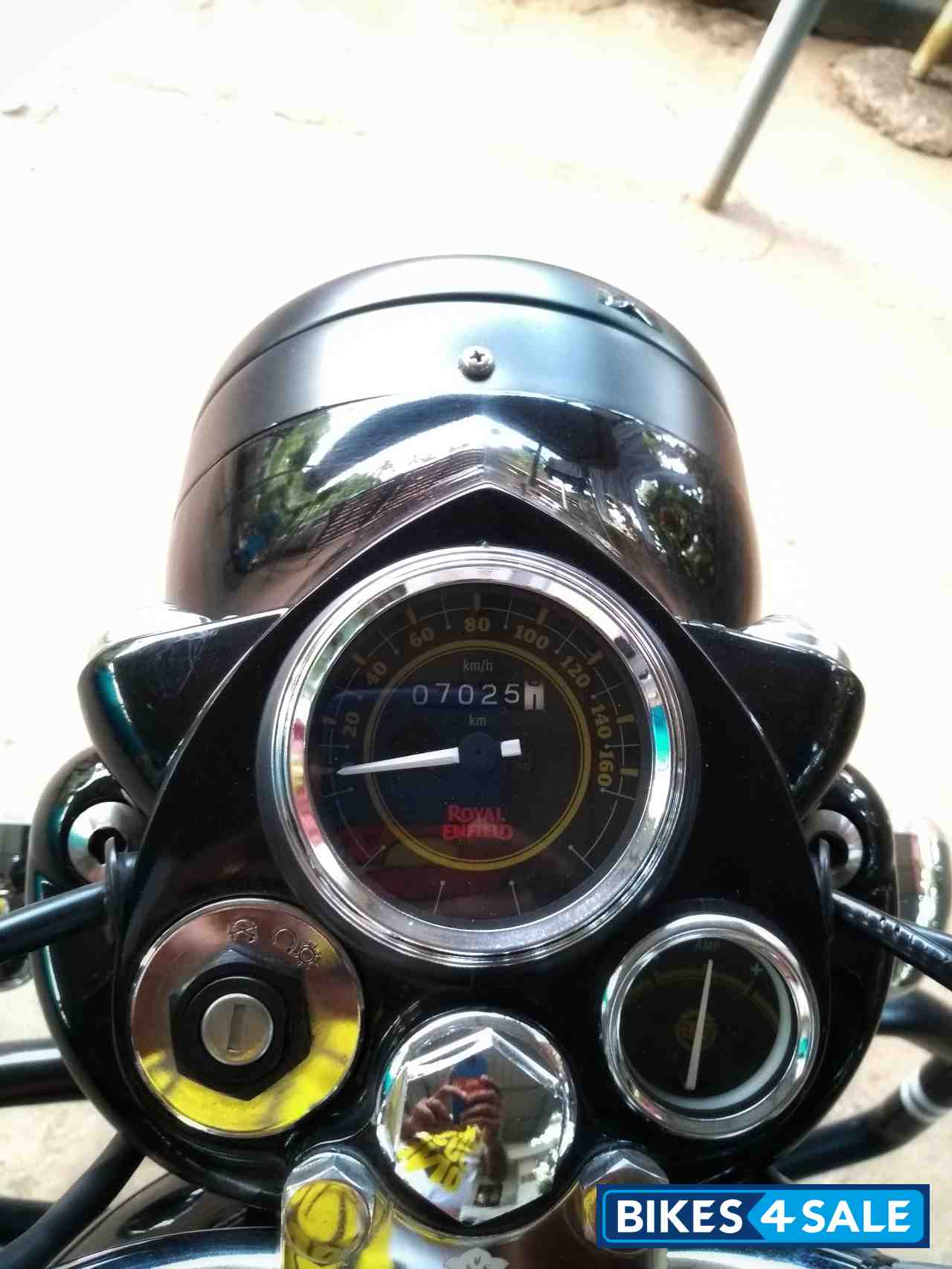 Black Royal Enfield Bullet Standard 350
