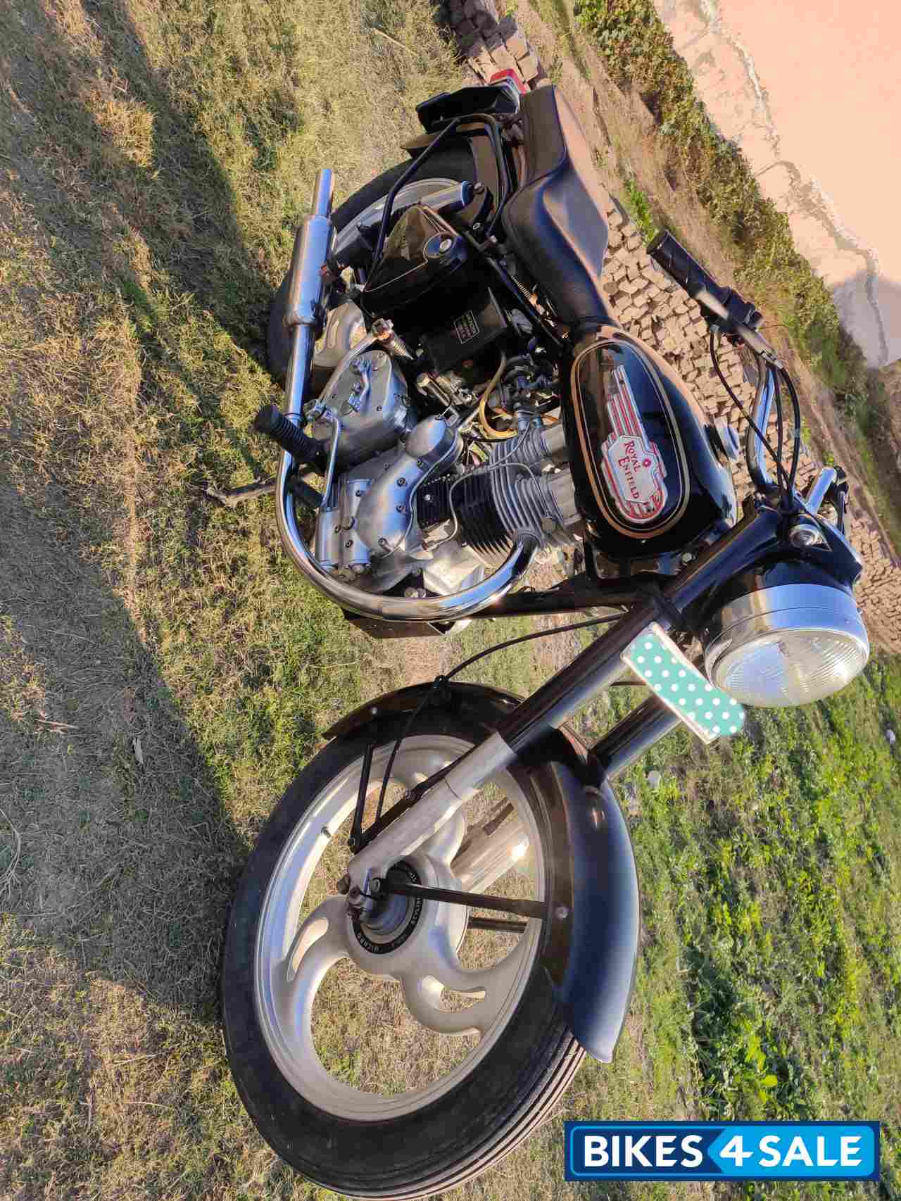 Black Royal Enfield Bullet Standard 350