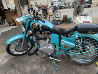 Royal Enfield Classic 500