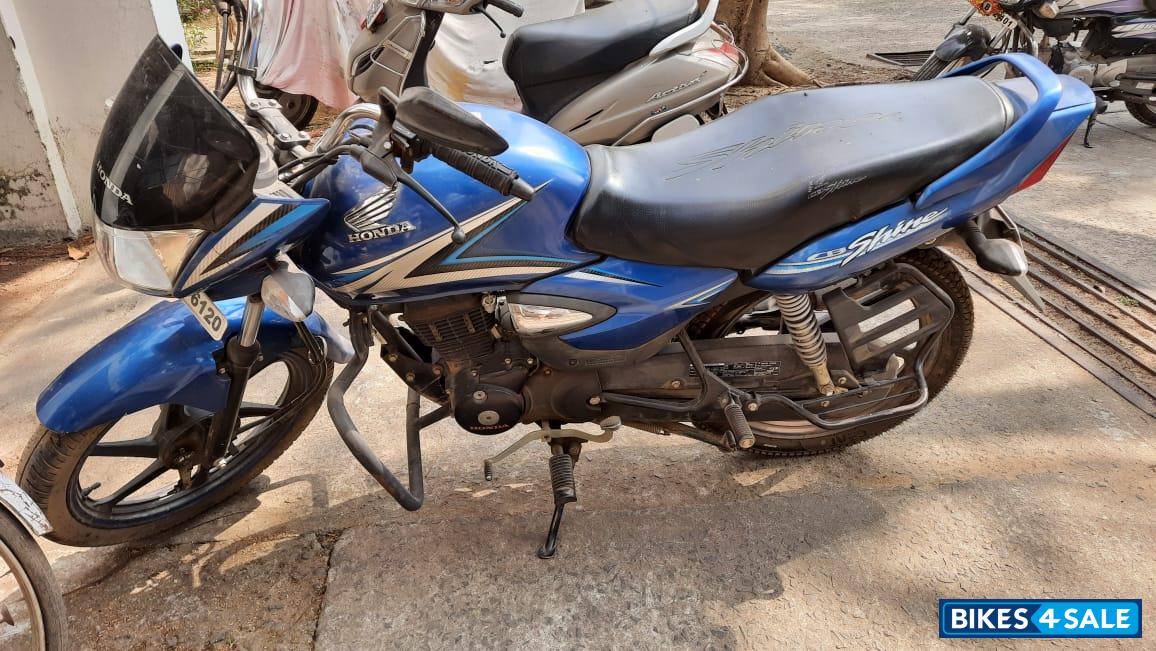 Blue Honda CB Shine