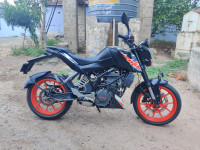 Black KTM Duke 200