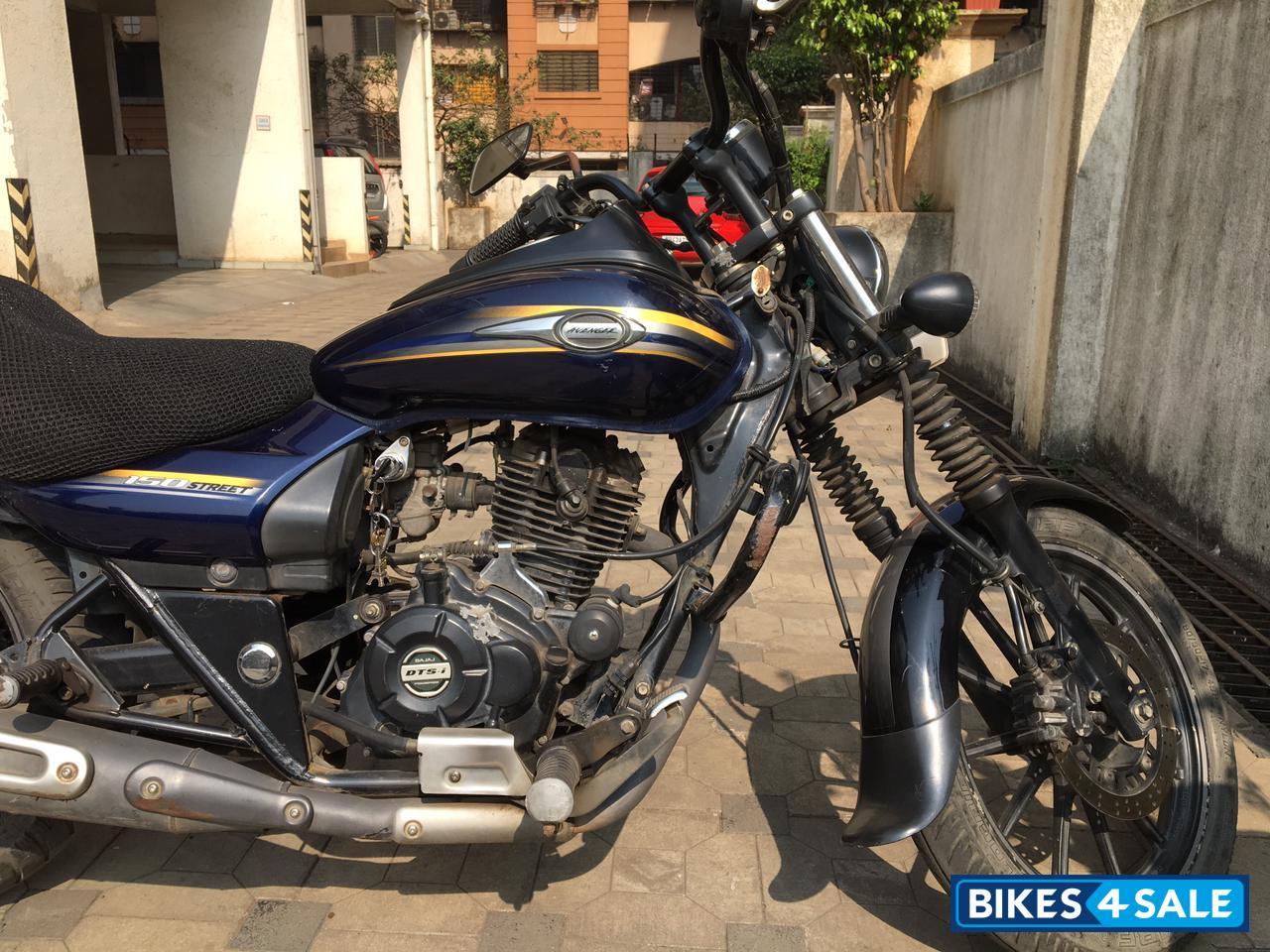 Blue Bajaj Avenger Street 150 Blue Bajaj Avenger Street 150