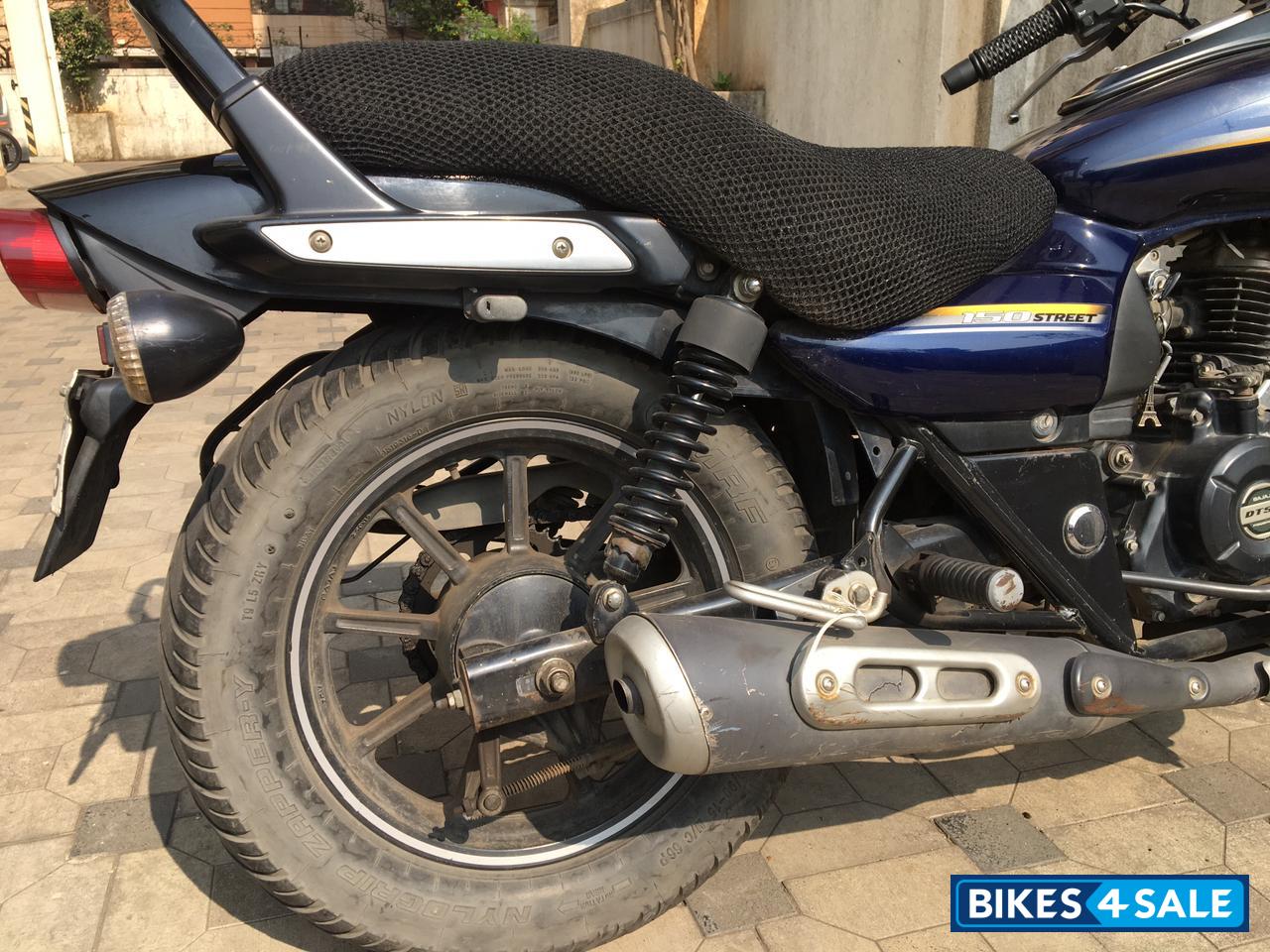 Blue Bajaj Avenger Street 150 Blue Bajaj Avenger Street 150