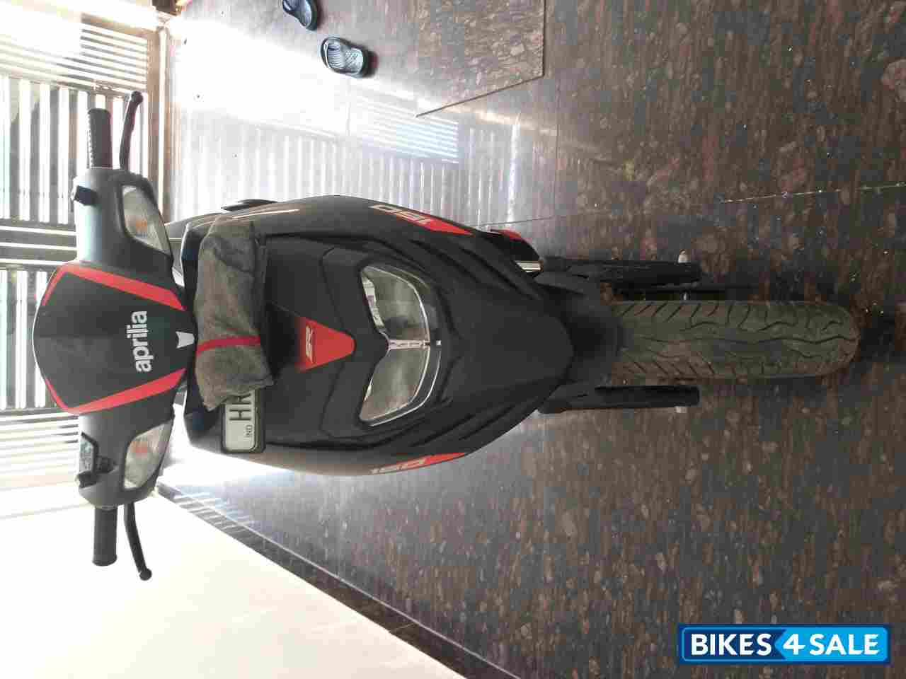 Aprilia SR 150 Carbon