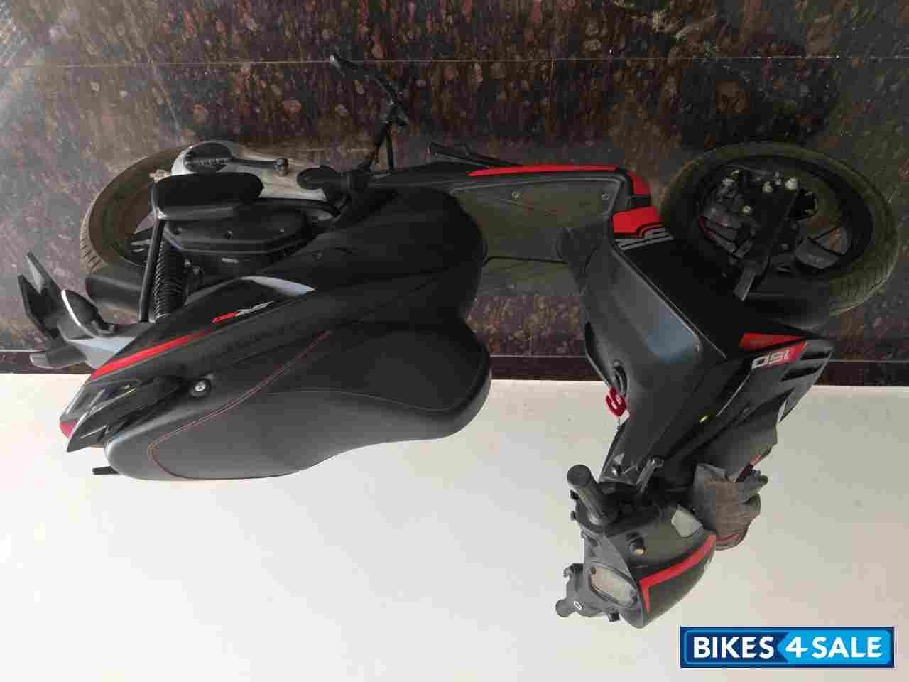 Aprilia SR 150 Carbon