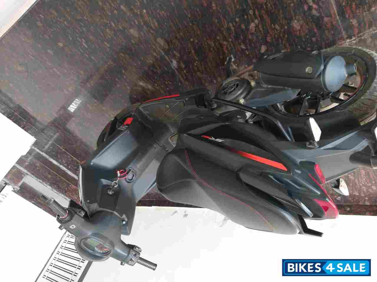 Aprilia SR 150 Carbon