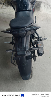 Stealth Black Hero Xtreme 160R 2022 Edition